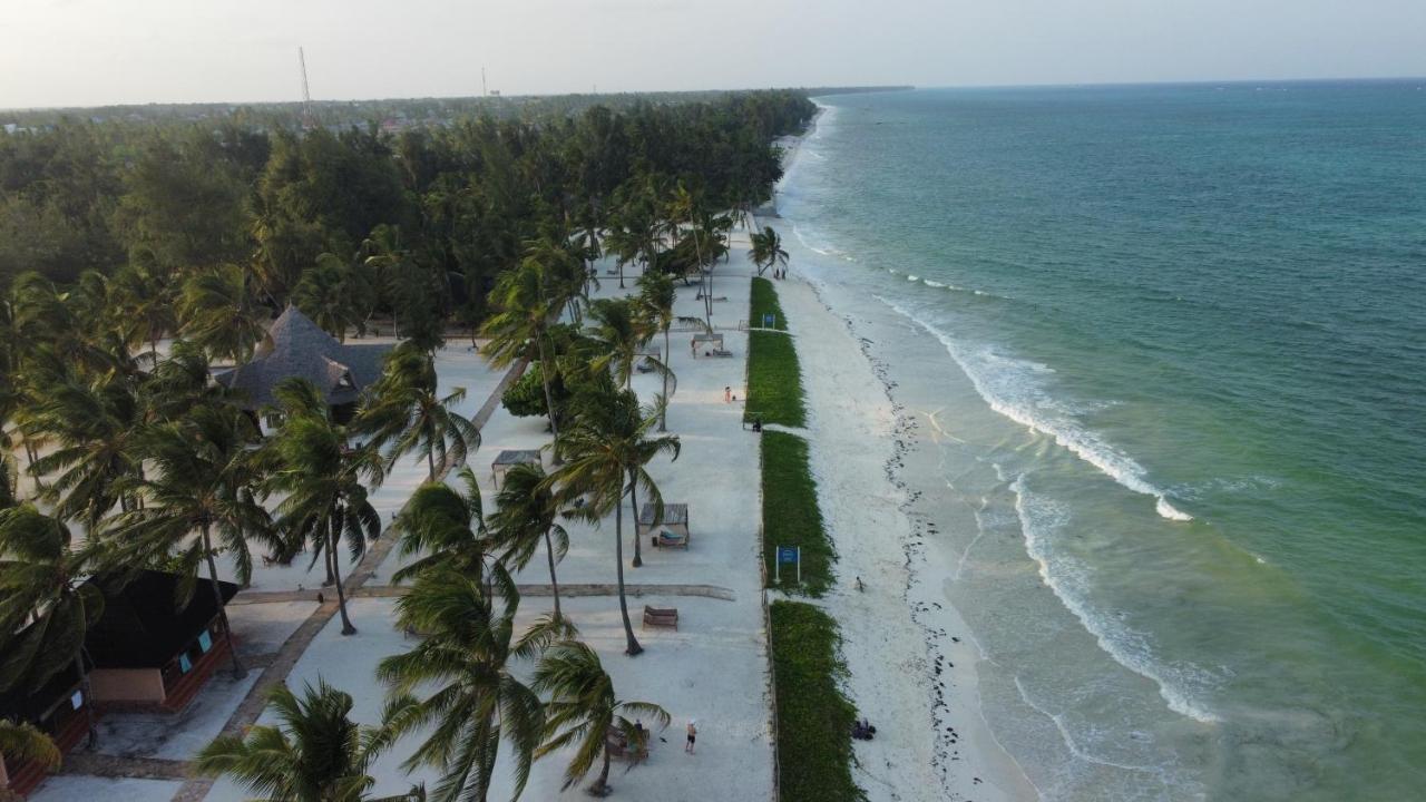 Vrclub Paje Palms Beach Resort Exterior photo
